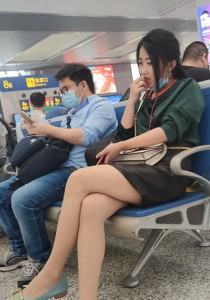 肉丝袜挑鞋妹子笑的很欢啊[2.58G]