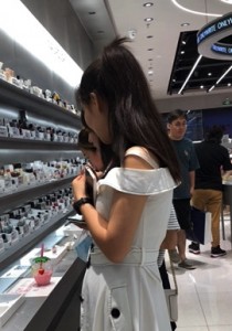 【TIMCOB】⭐CD原创⭐两部长裙小姐姐！看起来清纯NN尿黄了[433M]