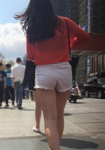 【JACK】白色热裤肥臀美眉[540M]