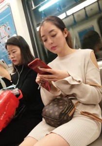 4K无水印性感美腿视频[168MB]