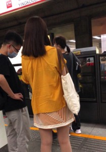 【TIMCOB】⭐原创CD⭐坐地铁回家的白领！短裙肉丝蓝莓NN！[451M]