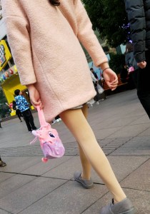 粉色大衣肉丝[386M]