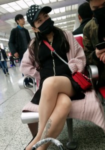 腿上有纹身的肉丝美腿[398M]