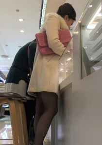 【街拍之魂】高挑优雅的黑丝少妇[1.54G]