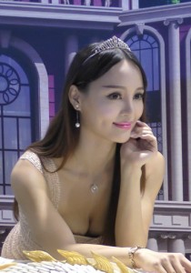 【王的女人】美女你的紫葡萄露出来了[1.29G]