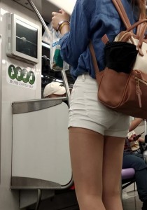 热裤和连衣裙女子[1.21G]