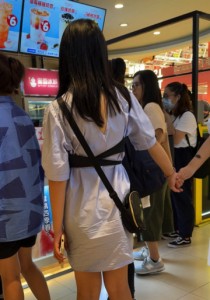 【TIMCOB】⭐精品CD⭐长裙妹子买奶茶！绿色N顺手把闺蜜拍了[837M]