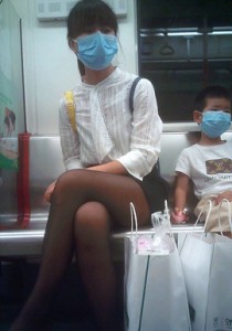 【苏大熊作品】地铁黑丝，一路跟拍黑丝妈妈[1.5G]