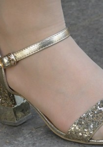 柳妃雁4K丝足-金色年华[1.93G]