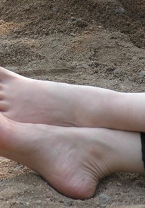 且听风吟4K丝足-初春少妇的裸足[1.03G]