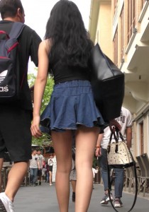 【王的女人】极品国内女友牛仔短裙随风摆[777M]