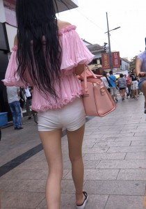 Paul大师作品-白色热裤美眉肩上有纹身[921M]