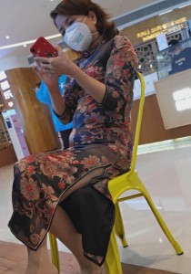 餐厅旗袍肉丝袜凉跟熟女丝脚[734M]
