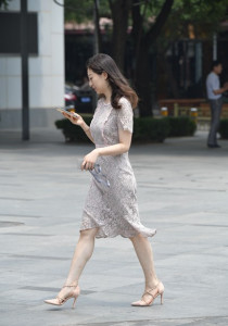 办公室OL高跟美女的翘臀玉足64张