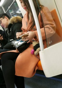 橘色大衣黑丝[645M]