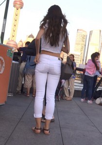 魔都漫步-较好身材的白裤金发美女[359M]