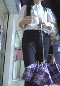 逛街的气质少女[518MB]