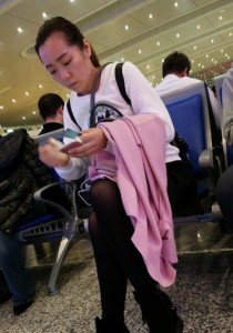 白色上衣黑丝黑色裸靴[724M]