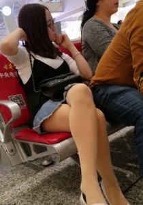 牛仔热裤肉丝白色高跟四眼妹[660M]