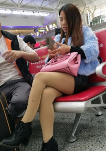 蓝色毛衣黑皮裙肉丝黑鞋[742M]