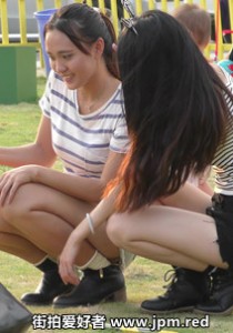 【彩虹猎人】两个大二的短裤美腿师妹[1.25G]