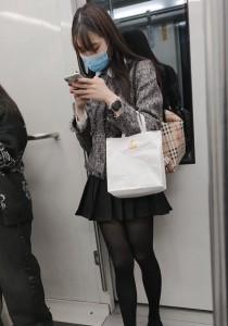 厚黑丝细腿美女[1.85G]