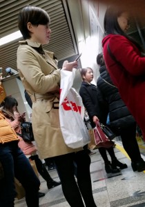 米色风衣黑丝黑色高跟[586M]