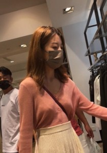 【TIMCOB】⭐CD原创⭐超好看的小姐姐！有男友在旁穿丁也放心[346M]