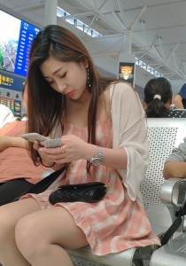 肉丝袜高跟吊带短裙美女[402M]