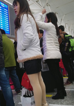 黑短裙肉丝肉色高跟美腿[888M]