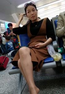 褐色连衣裙裸腿挑鞋[649M]