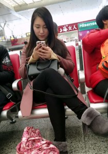 粉色外套黑色紧身裤[651M]