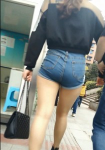 弈龙-高腰超紧牛仔热裤女友 [677M]