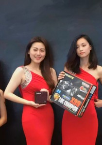 【内O3】红色连衣裙紧臀(二)[1.52G]