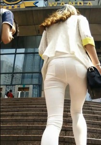 弈龙-白裤紧绷丝滑圆润三角诱人[750M]