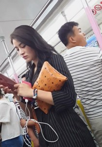 014不穿丝袜的美女我从来不拍但这次确实遇到女神了
