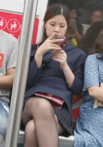 地铁气质制服美女销售黑丝平跟[163M]