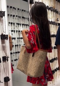 【TIMCOB】⭐CD原创⭐超美红裙肉色丝袜小姐姐！戴眼镜迷人！[546M]