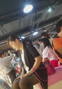 鞋店系列高挑少妇长腿黑丝高跟试鞋[1.6G]