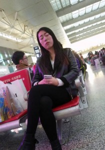 沉思的黑色皮衣黑丝[899M]