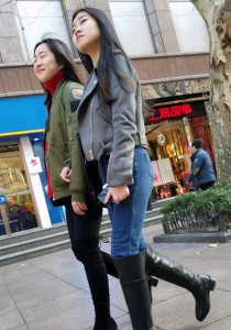 灰色皮衣牛仔黑靴[642M]