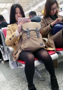 米色大衣黑丝[1.04G]