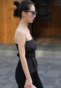 迷了醉了的香肩黑衣套装美女95张