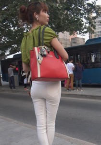 【JACK】等公交车的白裤少妇[1.23G]