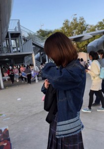 【TIMCOB】⭐精品系列⭐戴眼镜的JK小姐姐！坐镜头强拍被发现[2G]