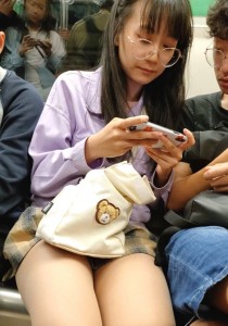 4K无水印性感美腿视频[401MB]