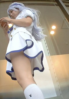 【日产精选】136摄影师约拍两位cos抄底无防备低角度