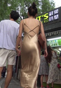 【若只是初见】性感开背金色包臀裙高跟美臀翘佳人[916M]
