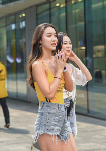 两个妹子的时尚热裤连体衣的魅力105张